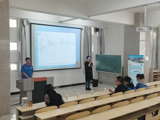 818100176a51d52416269dee082ddf5